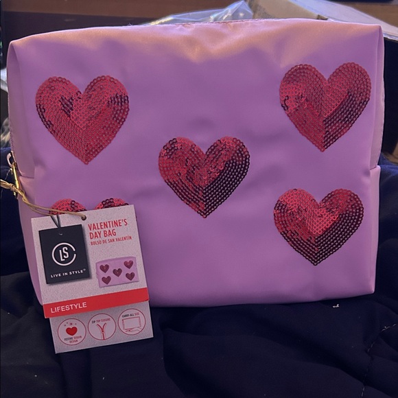Pink Heart Cosmetic Bag - Picture 2 of 9